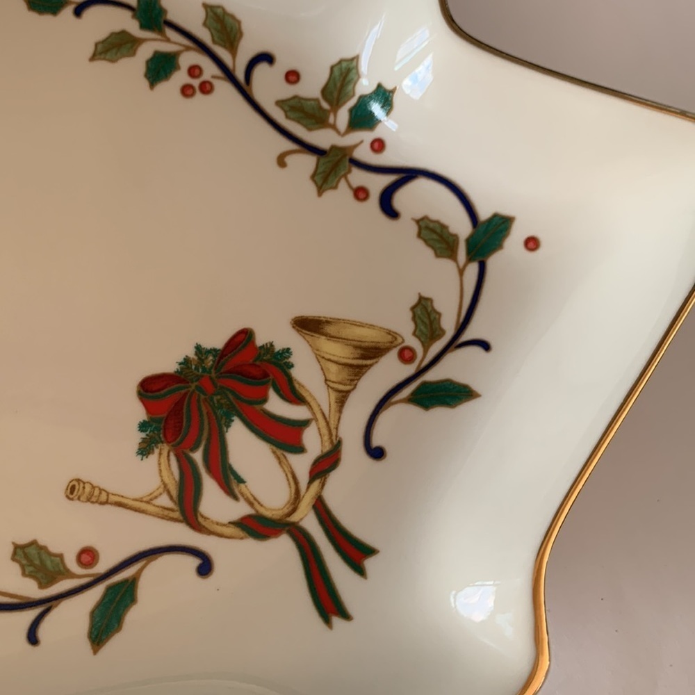 Mikasa Holiday Elegance Fine China 8” Tree Candy Dish Gold Trim FK01/902 NWT - Picture 2 of 6